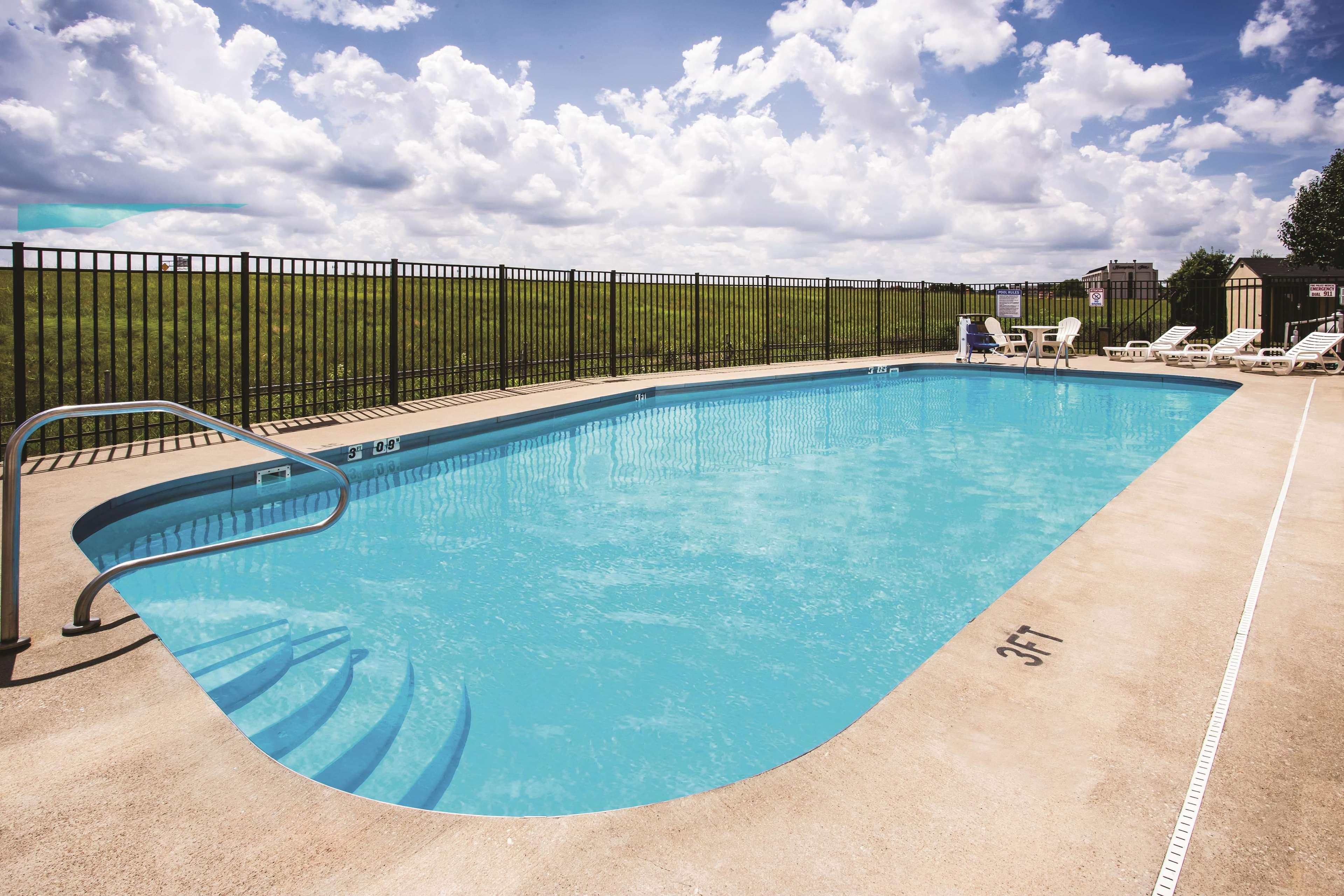 La Quinta By Wyndham Evansville Bagian luar foto