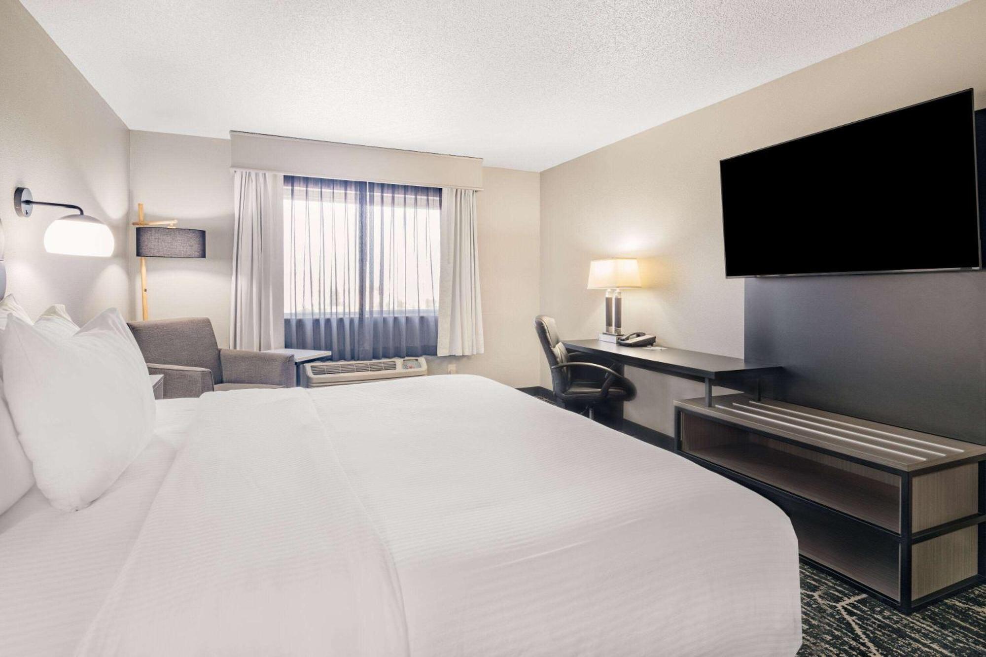 La Quinta By Wyndham Evansville Bagian luar foto