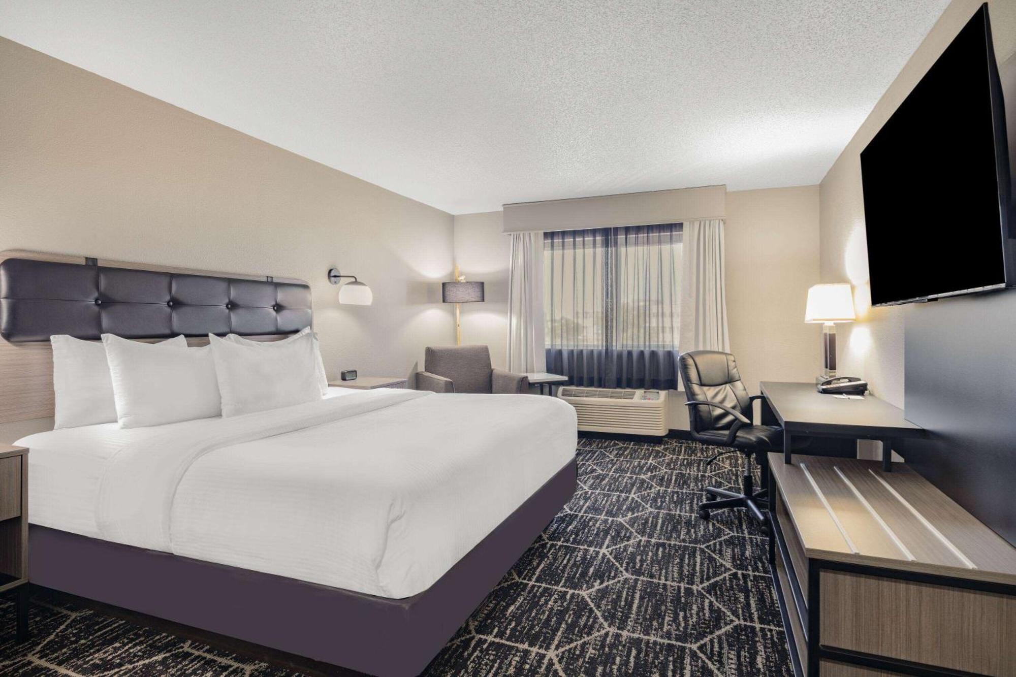 La Quinta By Wyndham Evansville Bagian luar foto