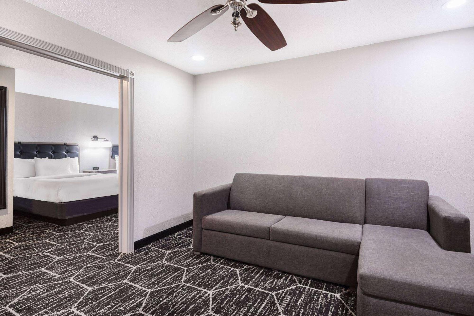 La Quinta By Wyndham Evansville Bagian luar foto
